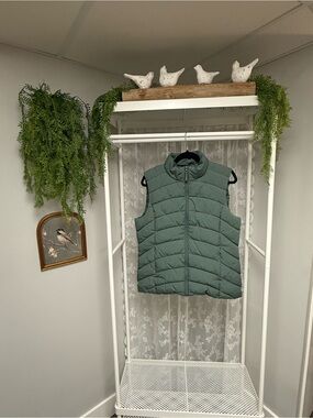 Mountain Warehouse Green Opal Water-Resistant  Lightweight Puffer Vest Size 10